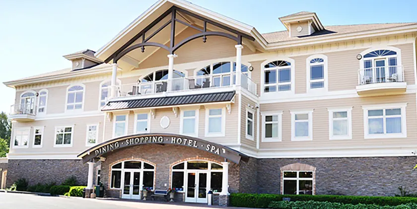Riverwalk Place Resort & Spa - Image 1