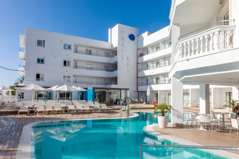 Welikehotel Triton Beach - Image 1