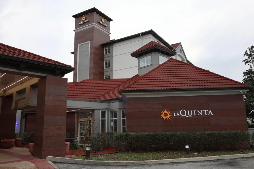 La Quinta Inn and Suites by Wyndham, Ocala - Image 1