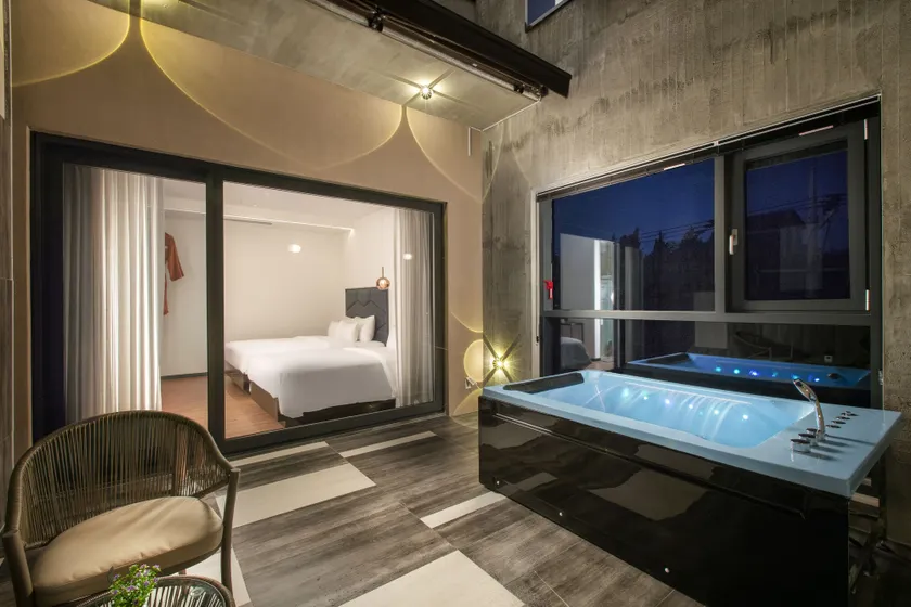 Neulpum Hotel - Image 1