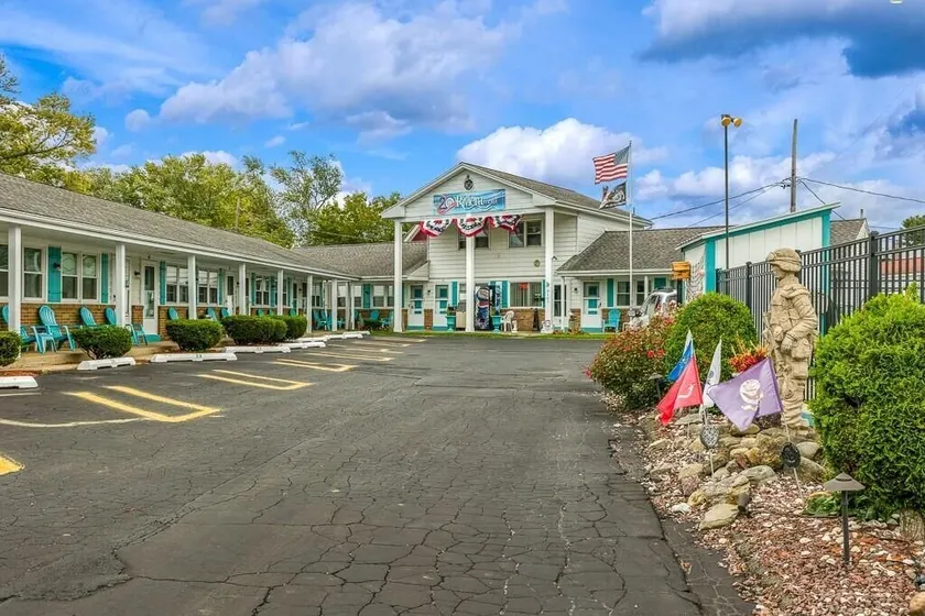 Riviera Motel - Image 1