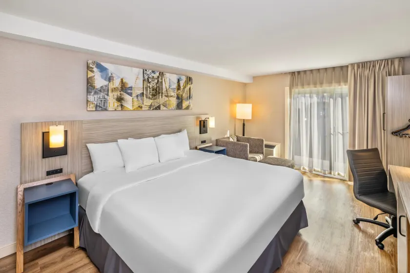 Comfort Inn - Image 1