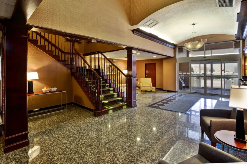 Holiday Inn Express & Suites Woodhaven by IHG - Lobby