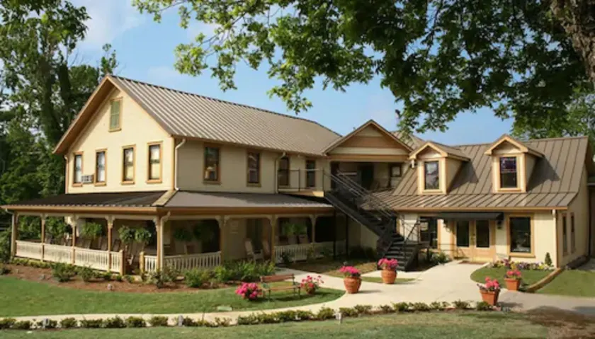 The Smith House - Image 1