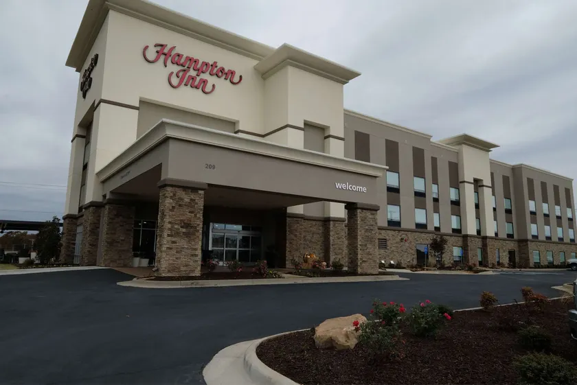 Hampton Inn Searcy - Image 1