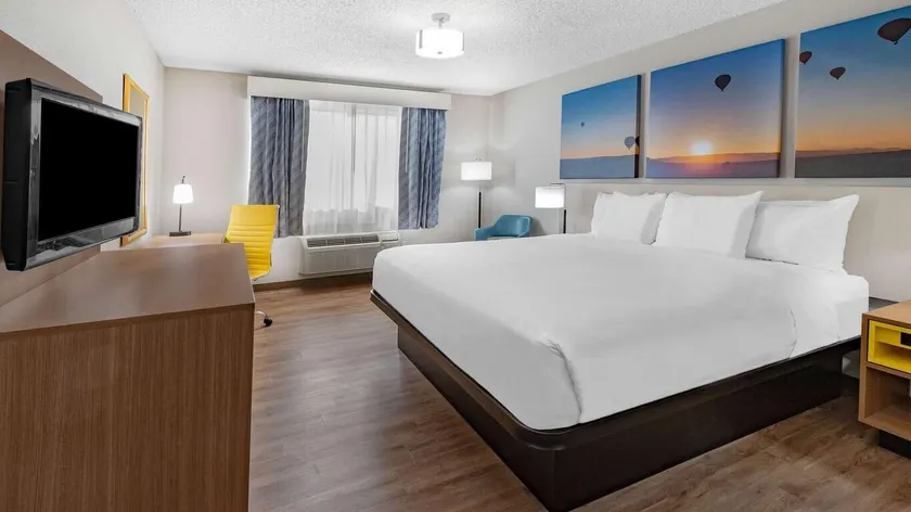 Days Inn by Wyndham Lake Park/Valdosta - Image 1