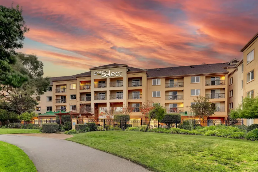 Sonesta Select San Francisco Airport Oyster Point Waterfront - Image 1