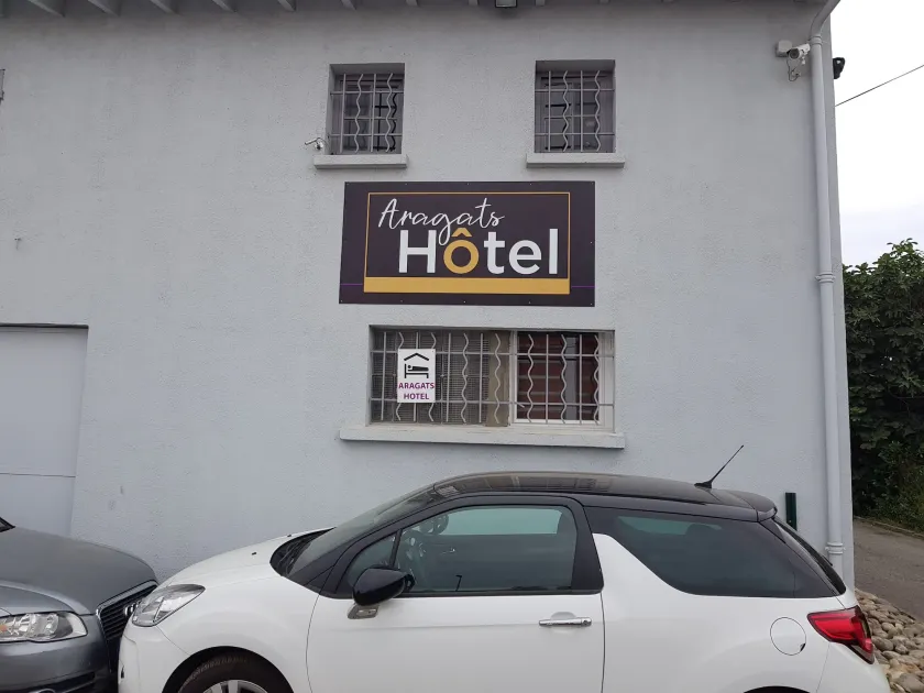 Hotel Aragats - Image 1