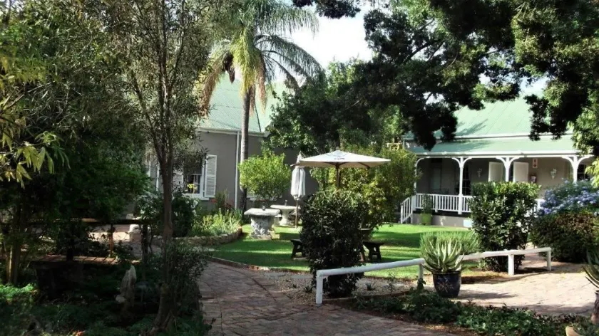 HouseMartin Lodge & Self Catering - Image 1