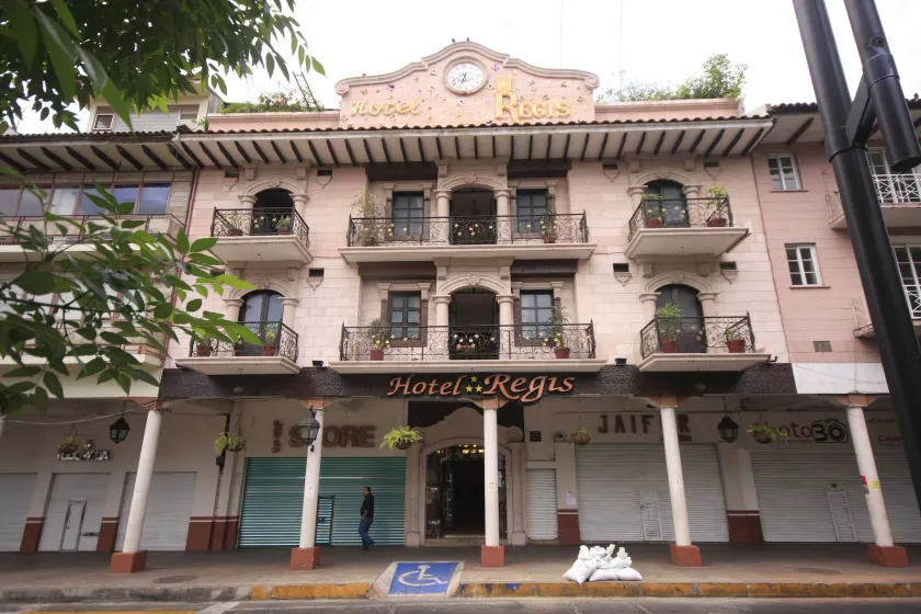 Hotel Regis - Image 1