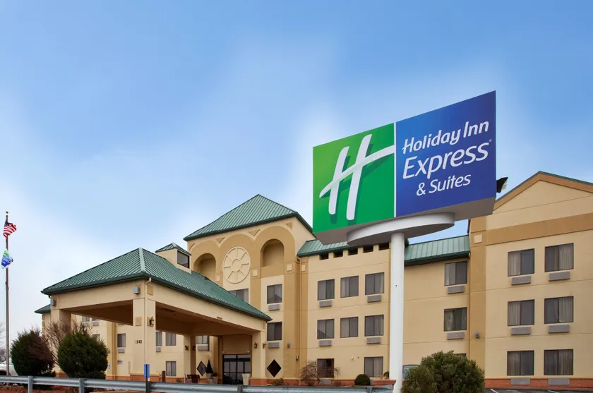Holiday Inn Express Hotel & Suites Fenton/I-44 by IHG - Image 1