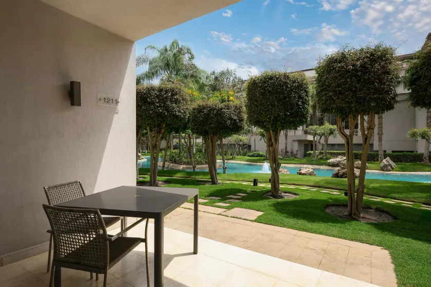 Dusit Thani LakeView Cairo - Image 1