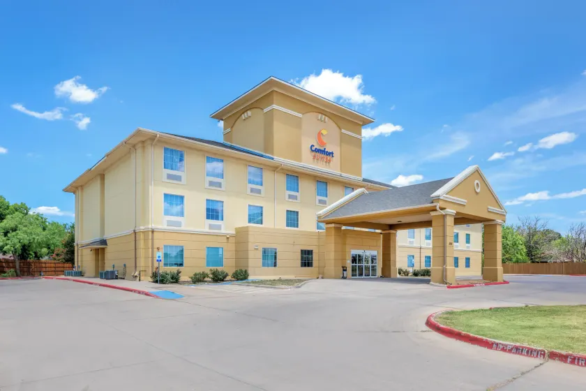 Comfort Suites Abilene Central - Image 1