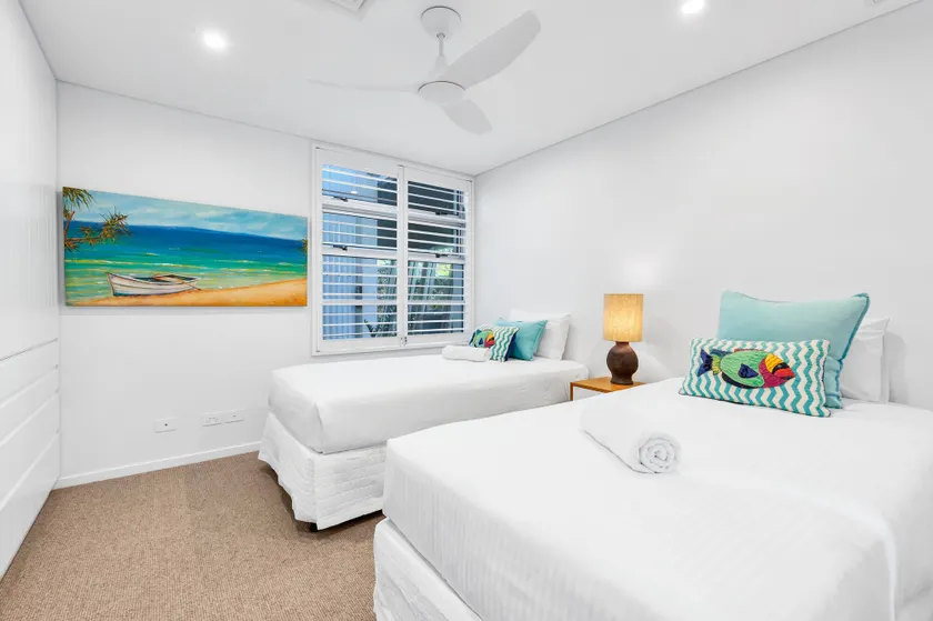 BEACH01- Mooloolaba Beachfront Apartment with Private Pool - Rom