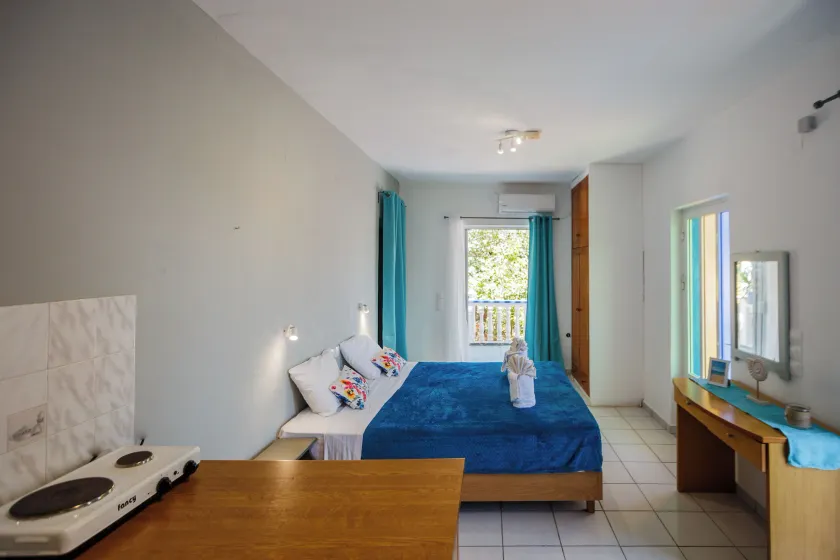 Velendzas Holidays - Image 1