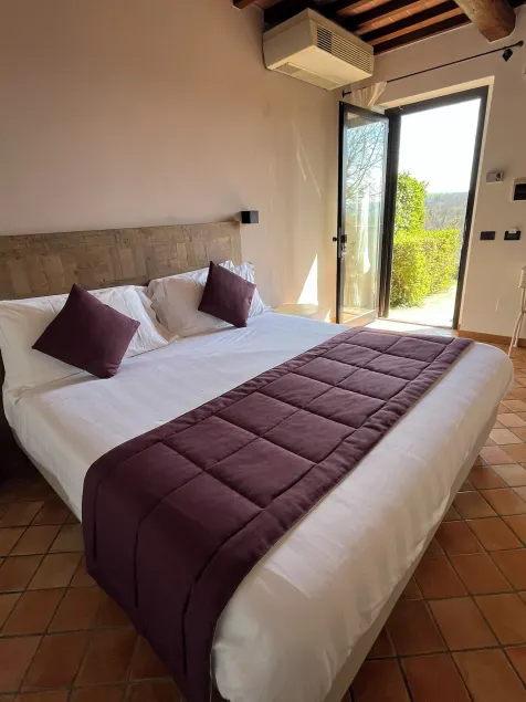 Porsenna Resort - Image 1