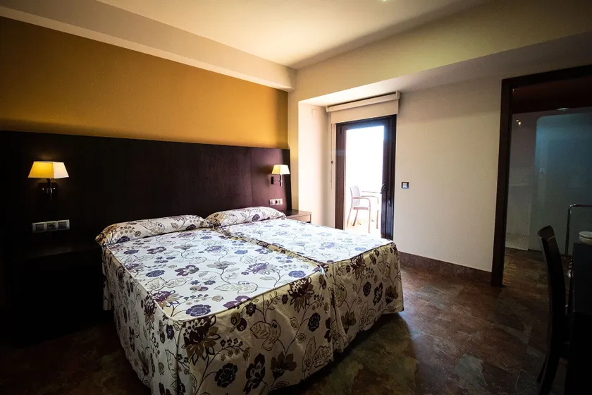 Hostal Restaurante La Bartola - Image 1