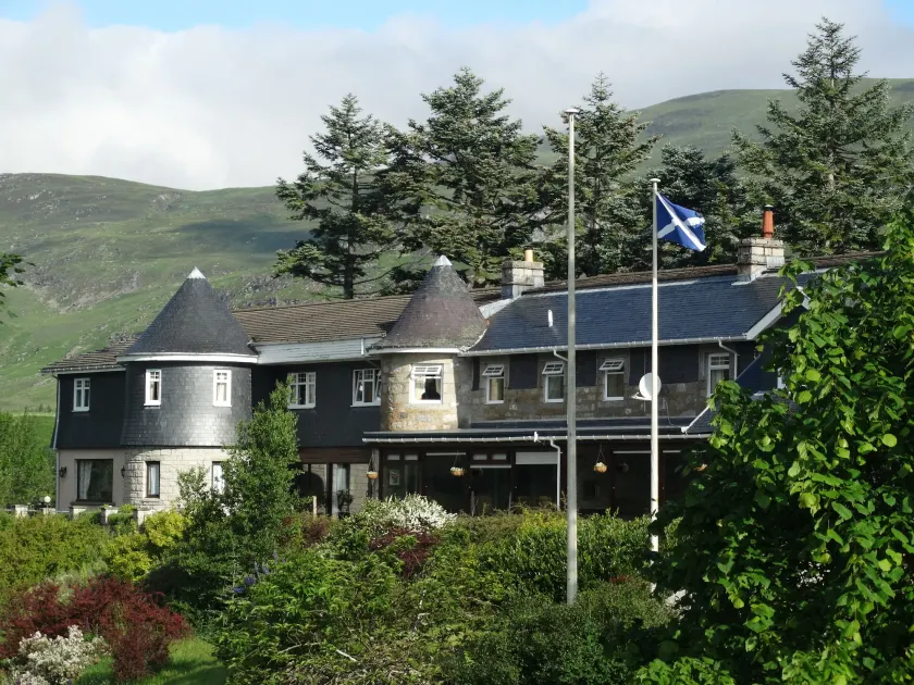 Laggan Hotel - Image 1