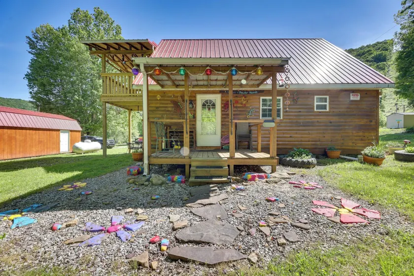 Family Cabin! Close to Greenbrier River & Snowshoe - Image 1