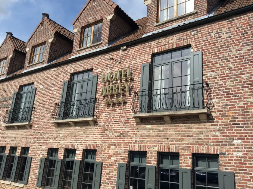 Hotel ABBEY - Image 1