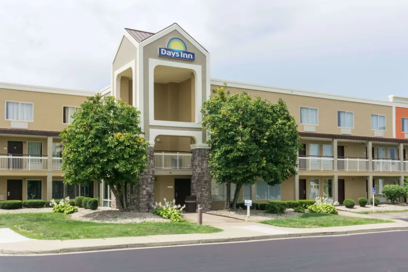 Days Inn by Wyndham Florence Cincinnati Area - Image 1