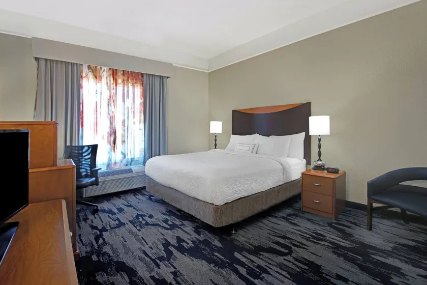 Fairfield Inn & Suites by Marriott Carlsbad - Image 1