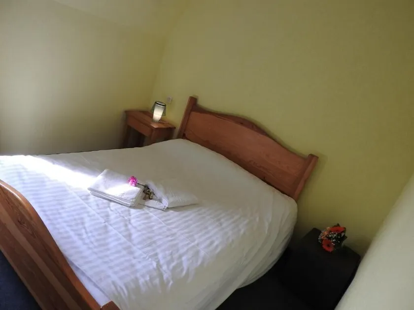 AUX GLOBE-TROTTERS - Room