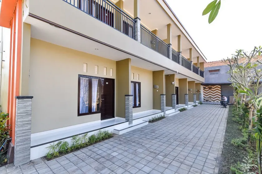 RedDoorz Plus near Jalan Imam Bonjol Denpasar - Image 1
