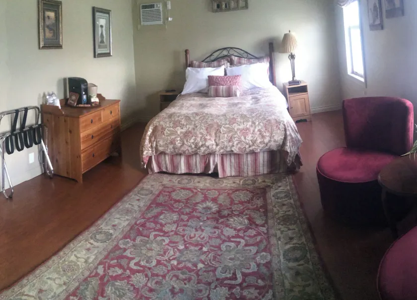 Dominion Hotel - Image 1