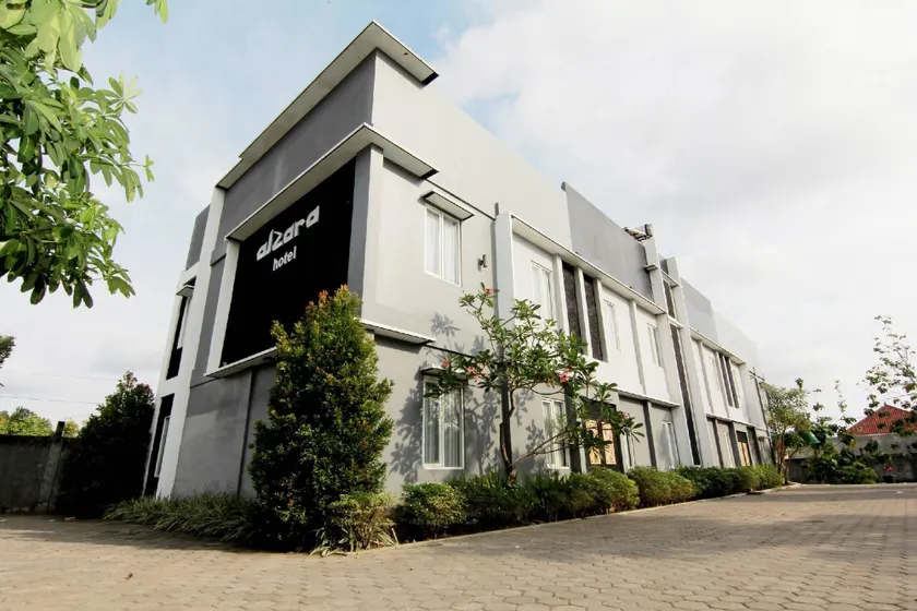 Alzara Hotel Syariah - Image 1
