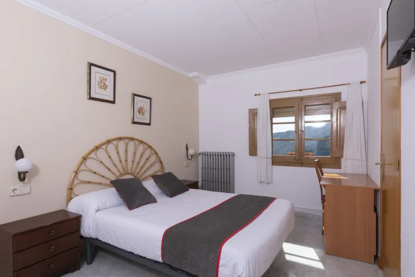 Hostal Montserrat - Image 1