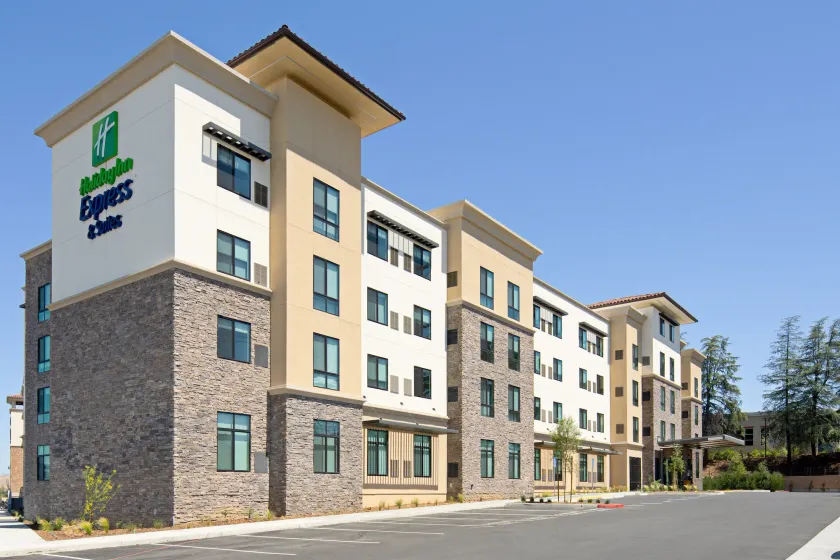 Holiday Inn Express & Suites - Valencia - Santa Clarita by IHG - Image 1