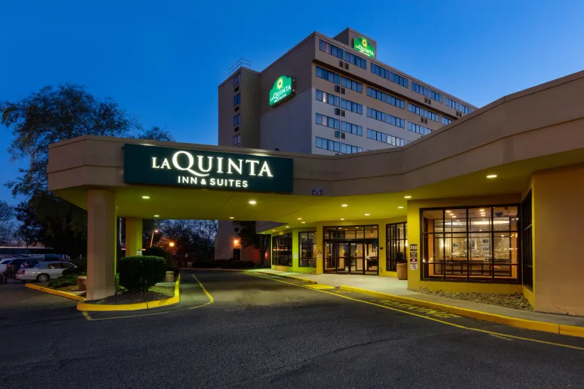 La Quinta by Wyndham Secaucus Meadowlands - Image 1