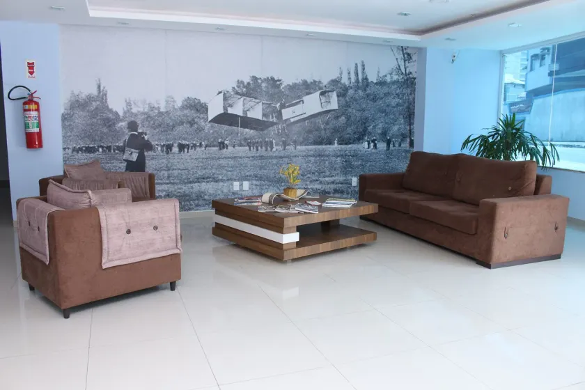 Hotel Champs Dumont - Image 1