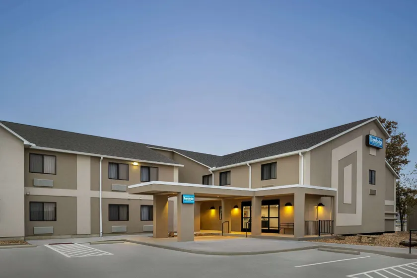 Travelodge by Wyndham Dexter - Image 1