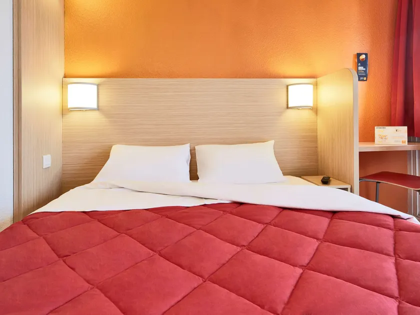 Hôtel Première Classe Toulouse Blagnac - Image 1