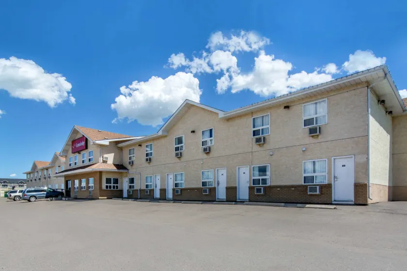 Econo Lodge - Image 1
