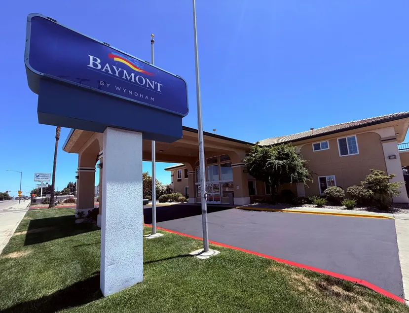 Baymont by Wyndham Manteca - Image 1