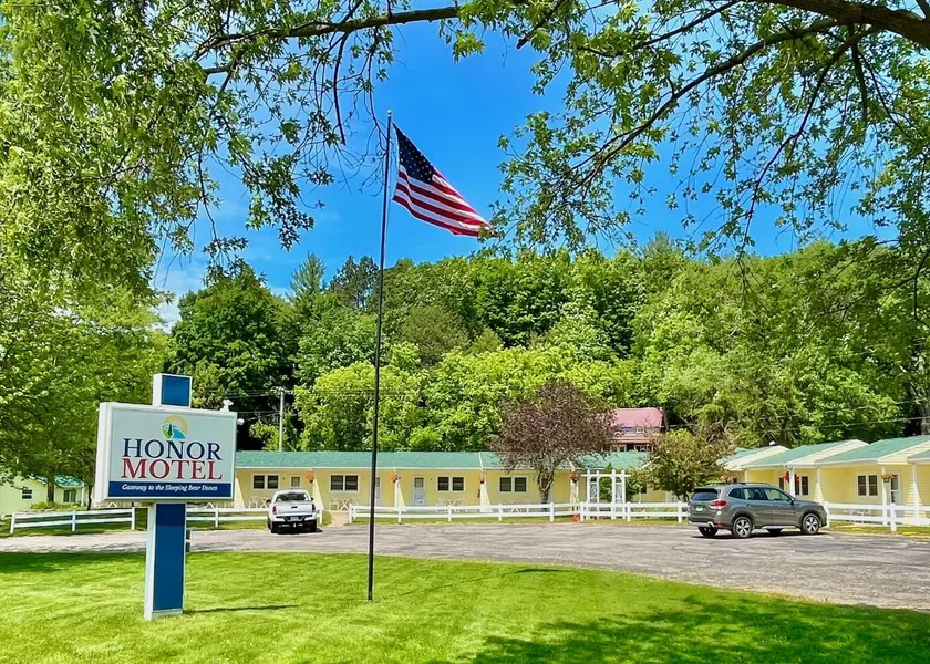 Honor Motel - Image 1
