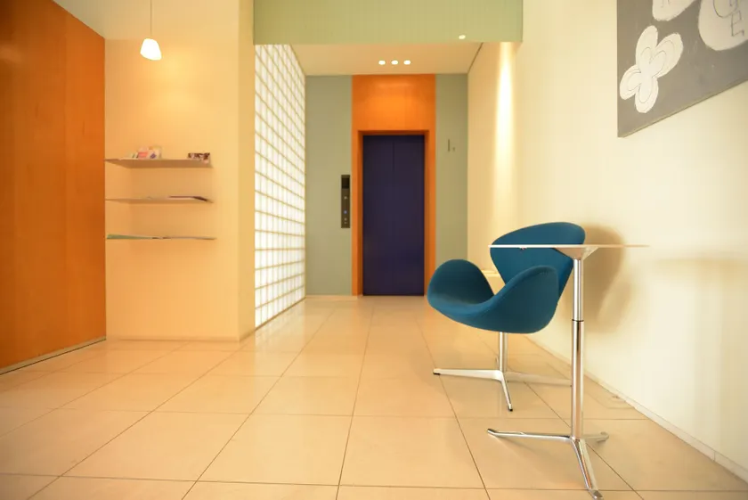 7 Days Hotel - Image 1