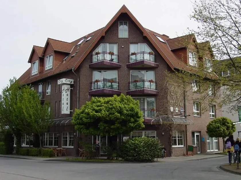 City Hotel - Image 1