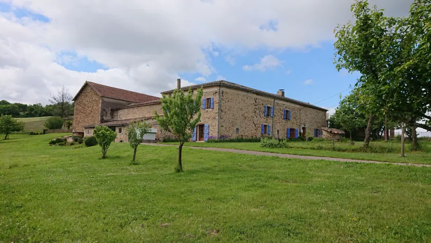 Gîtes & Chambres d'hôtes Peyrecout - Image 1