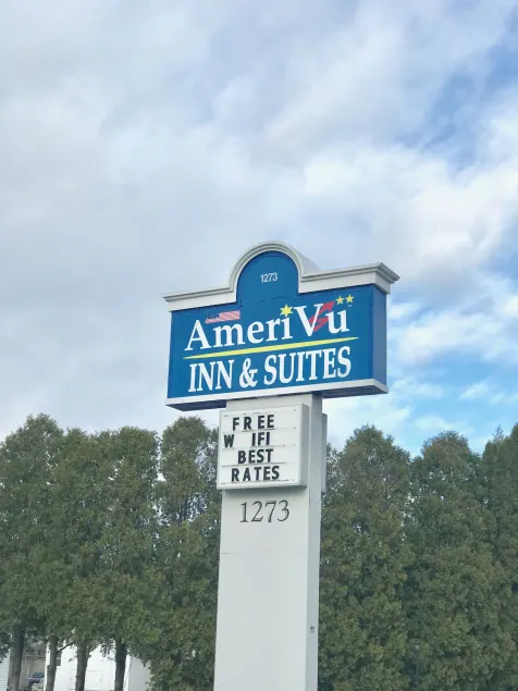 AmeriVu Inn & Suites - Image 1