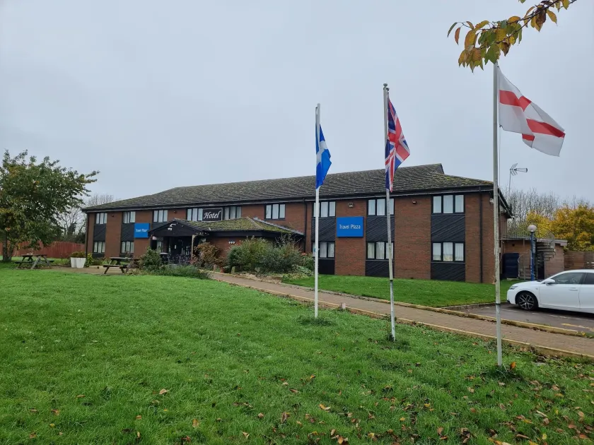 Travel Plaza Hotel - Image 1
