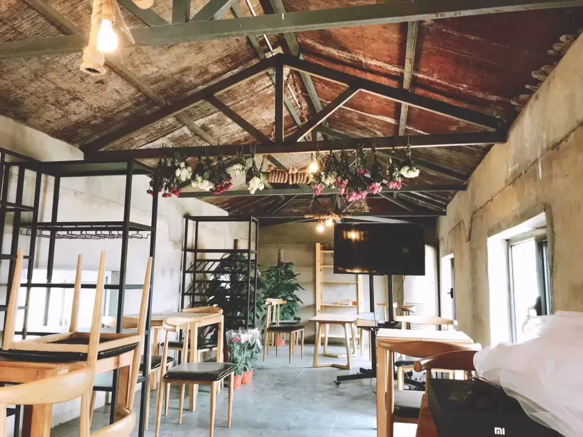 xinyi - Image 1