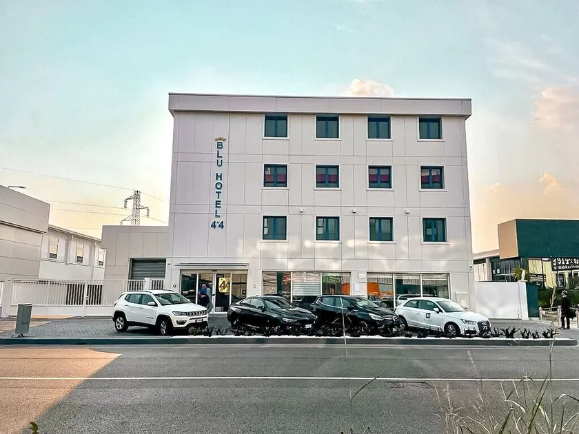 Blu Hotel - Image 1