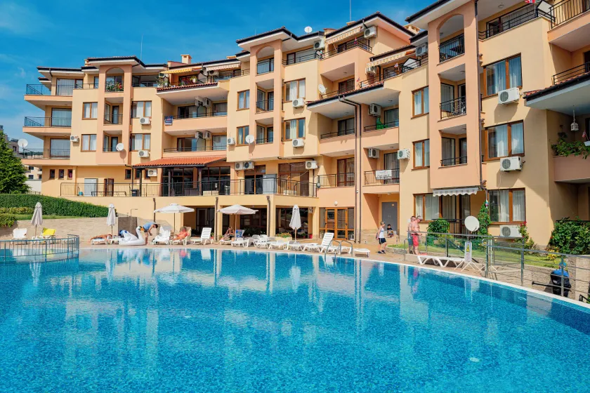 Paradise Dreams Menada Apartments - Image 1