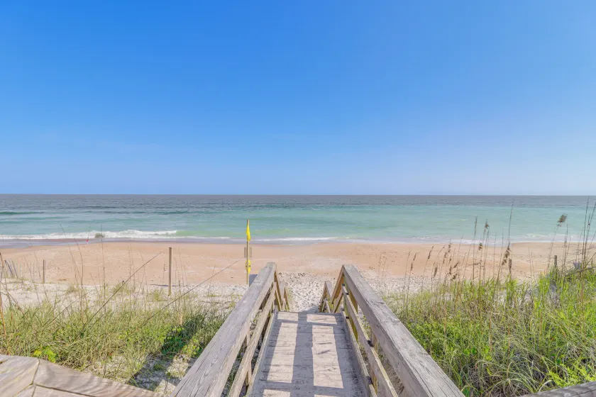 Walk to Beach & Pier: Quiet Retreat in Surf City - Image 1
