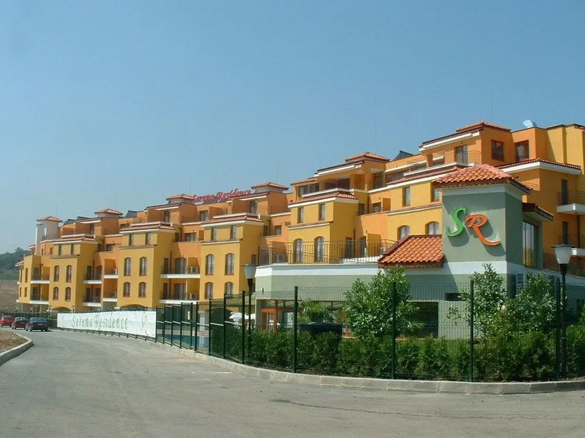 Serena Residence Aparthotel - Image 1
