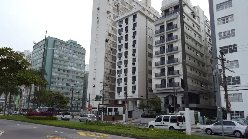 Apartamento em Santos no Gonzaga em frente a praia - Image 1
